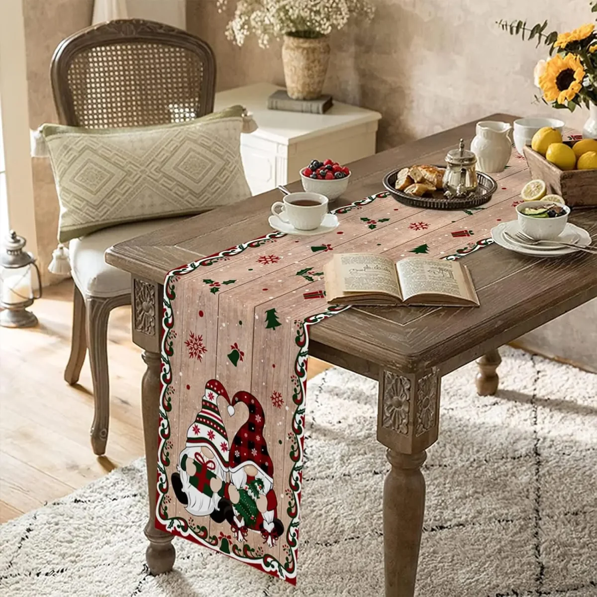 Chemin de table lin imprimé Noël gnome, lavable, décoration intérieure – Image 7