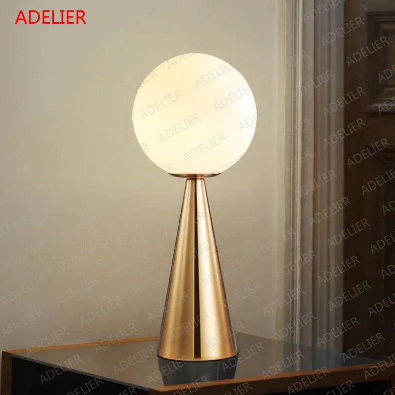 Lampe de chevet postmoderne en verre doré, cône créatif pour salon et chambre – Image 4