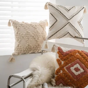 Housse de coussin en coton tuftée géométrique 45x45cm avec pompons