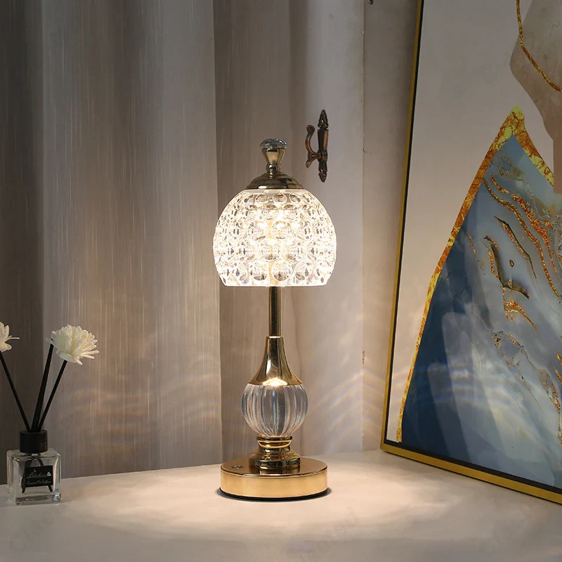 Lampe de chevet en métal et cristal acrylique style nordique rétro - Veilleuse LED pour chambre – Image 6