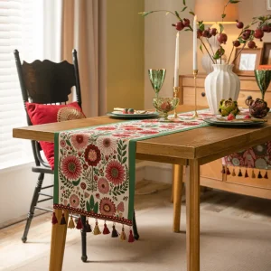 Chemin de table jacquard polyester floral avec franges et pompons