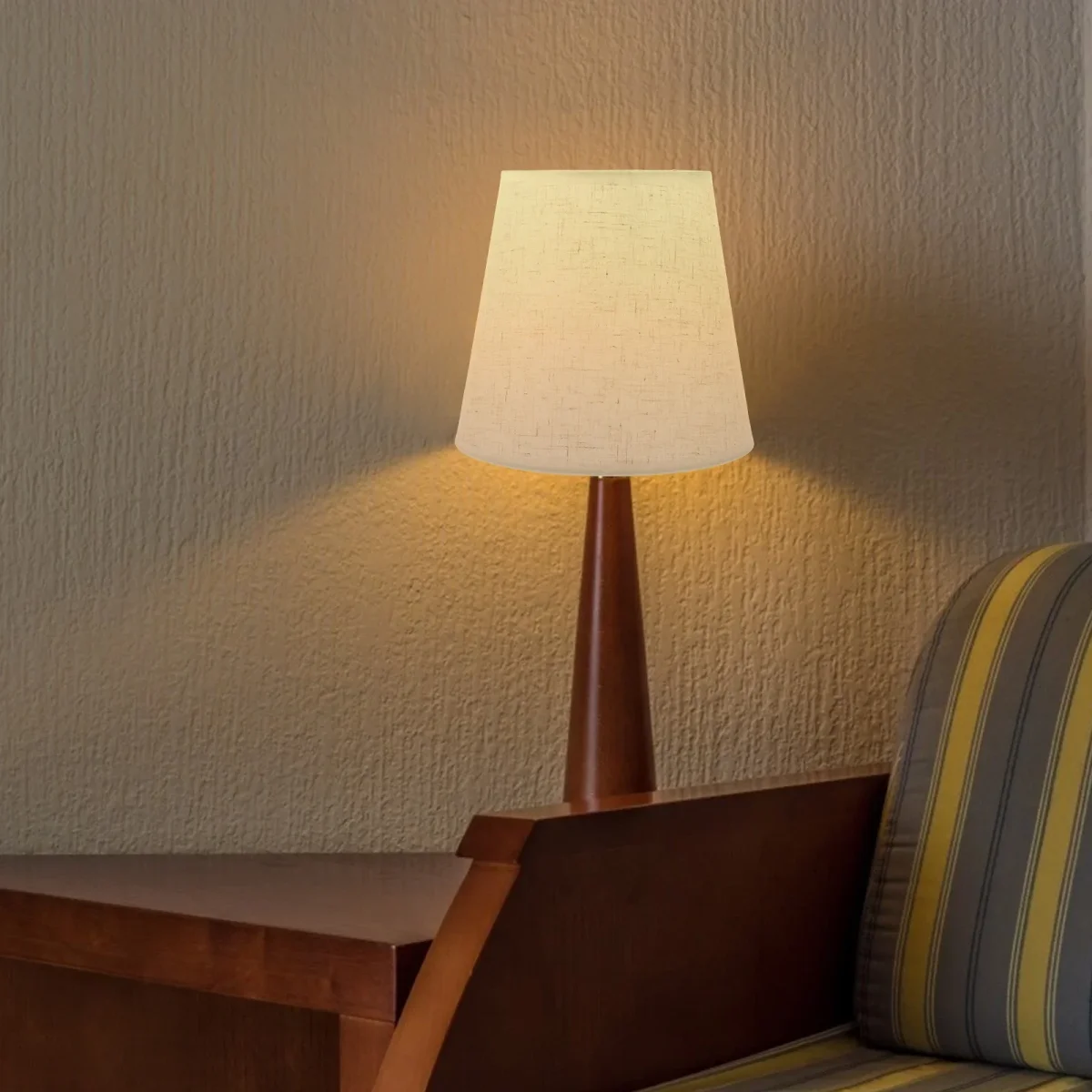 Abat-jour tissu E27 moderne pour lampe de chevet et bureau - Blanc ou Rouge – Image 3
