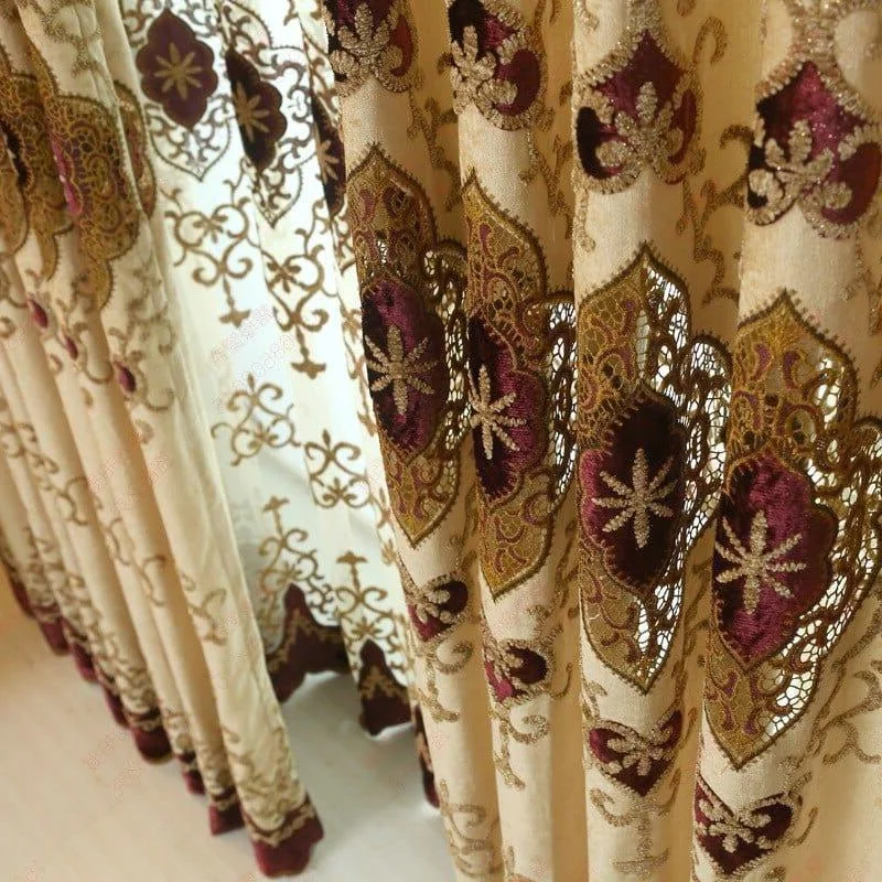 Rideau occultant beige motifs bordeaux et dorés brodés – Image 2